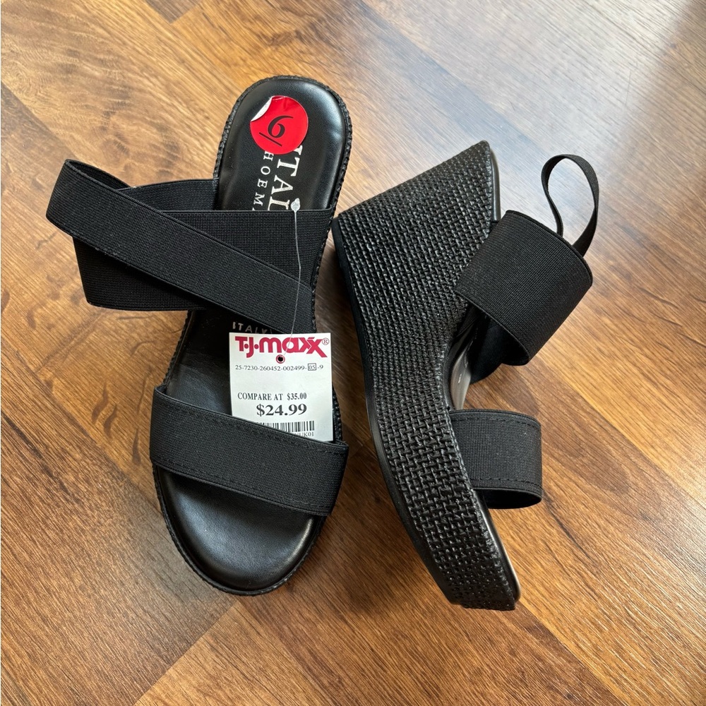 NWT Italian Shoemakers Black Wedge Sandals, sz 6